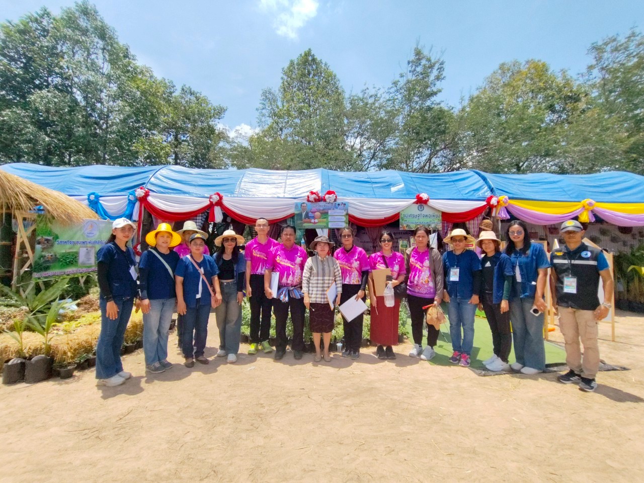 กิจกรรมประกวดซุ้มเศรษฐกิจพอเพียง